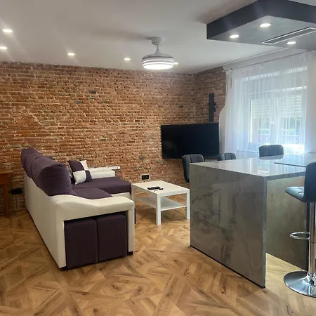 5 Min A Pie Del Centro Parking Free